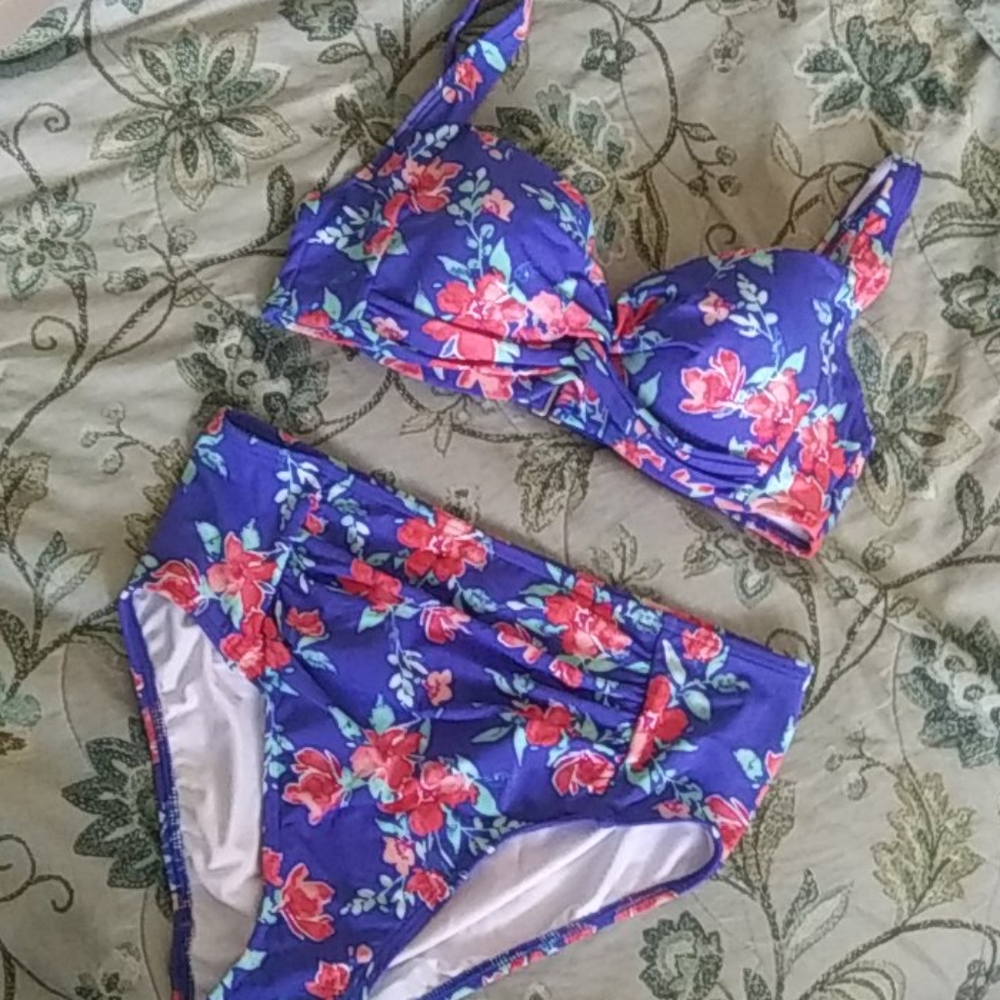 EUC retro bikini from Lands End, Size 8 - so cute!